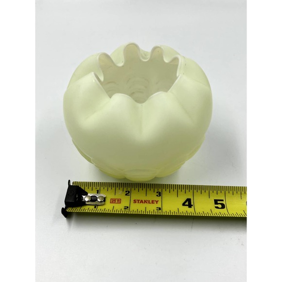 VTG CONSOLIDATED GLASS CO. Uranium Glass  Satin Glass Rose Bowl Seashell Designs - Picture 5 of 5